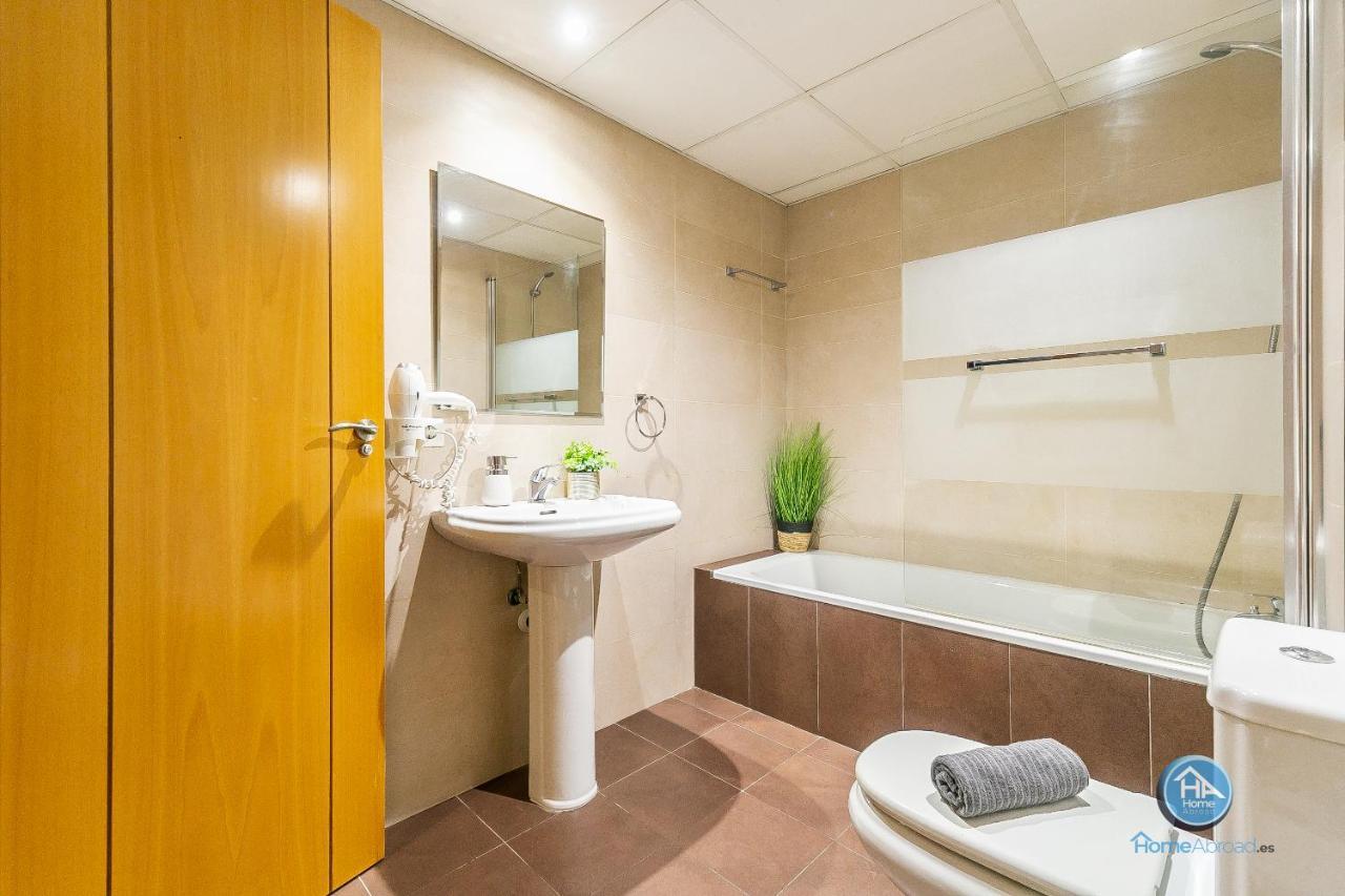 Malaga Boutique Stay - Carlos Haya Area With Parking Buitenkant foto